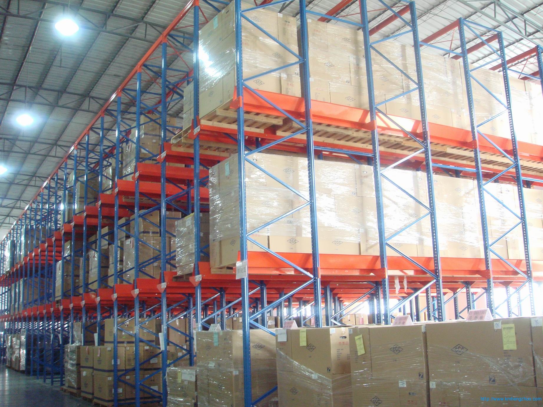 HZ-798型通廊式貨架 通廊式倉(cāng)庫(kù)貨架應(yīng)用案例